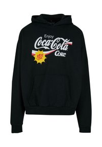 Sort hættetrøje lavet af bomuld, med en frontlomme og en markant Coca-Cola grafik med røde og gule accenter.