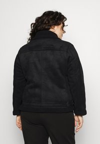 ONLY Carmakoma CARDIANA BONDED AVIATOR JACKET - Casaco de inverno - black