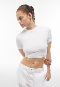 Freddy ALISON TEE - Pamata T-krekls - bianco direct dyed
