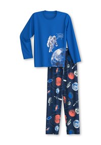 Blauw langemouwen shirt met een astronauten grafiek en tekst, gecombineerd met marineblauwe broek met ruimte-thema prints van planeten en sterren.