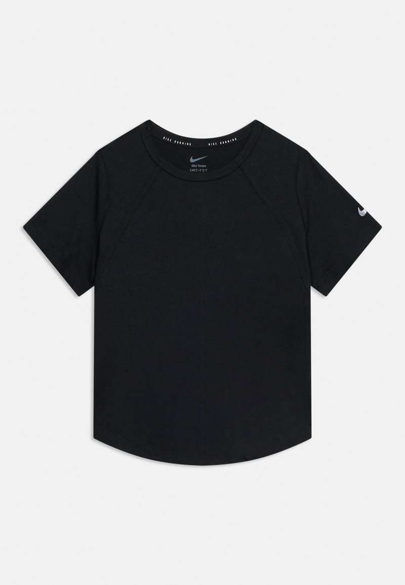 Μαύρο κοντομάνικο μπλουζάκι τρεξίματος Nike Dri-FIT με στρογγυλή λαιμόκοψη, λογότυπο Nike μέσα στην επίχριση και μικρό swoosh στο αριστερό μανίκι.