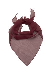 Bordowy szalik z szyfonu o pomarszczonej fakturze, trójkątnym kształcie i miękkich, płynących krawędziach. Lekka i przezroczysta tkanina.