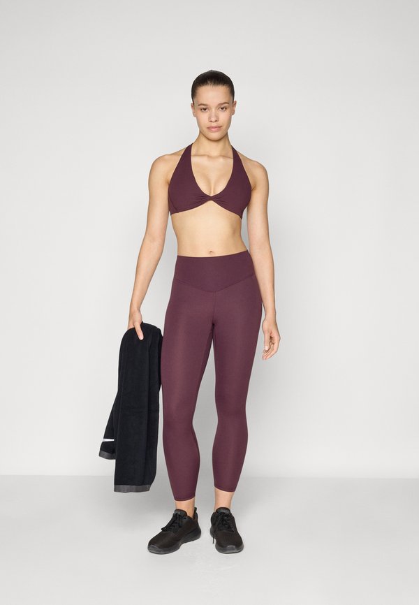 PURELUXE PLUNGE LOW IMPACT BRA - Light support sports bra - oxblood3
