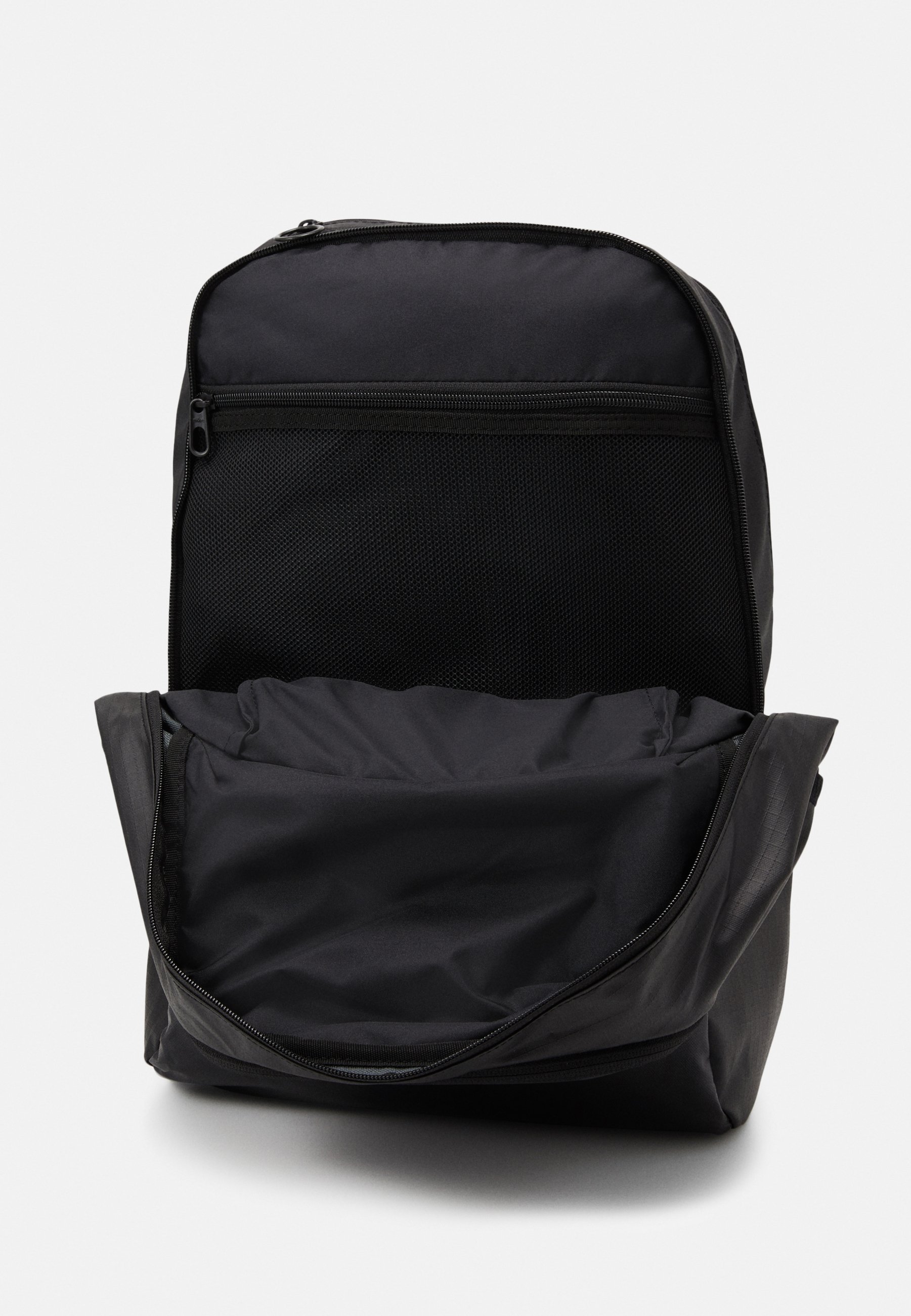 Nike Performance Ryggsekk blacksvart Zalando.no Nike Performance DUFF Ryggsekk blackwhite Zalando.no