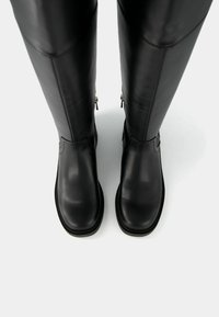 Bershka Botas mosqueteras black/negro (Segunda mano)