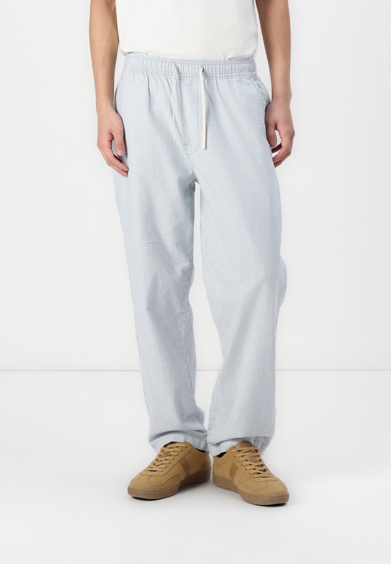 Hollister Co. - STRIPE LOOSE PULLON - Pantaloni - light blue, Ingrandire