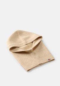 Beidzot adīta beanie cepure ar salocītu ribu malas, mīksta tekstūra un neliela logotipa uzlīme vienā pusē. Vienkāršs, bezšuvju kapuces dizains.