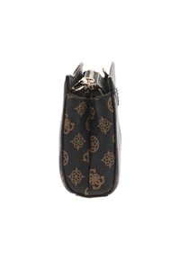 Sac à main noir compact avec des accents bruns à motifs, un extérieur texturé et une fermeture à glissière, doté de quincaillerie en métal et d'une forme structurée.