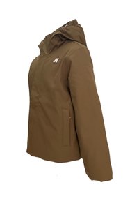 Giacca esterna marrone con cappuccio, realizzata in tessuto liscio. Presenta un logo sul petto e tasche laterali. Design a vestibilità dritta.
