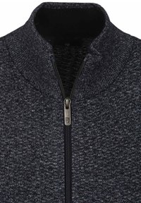 Donkerblauwe zip-up trui met hoge kraag, gestructureerde stof en een zilveren rits. Heeft een geweven patroon en elastische manchetten.