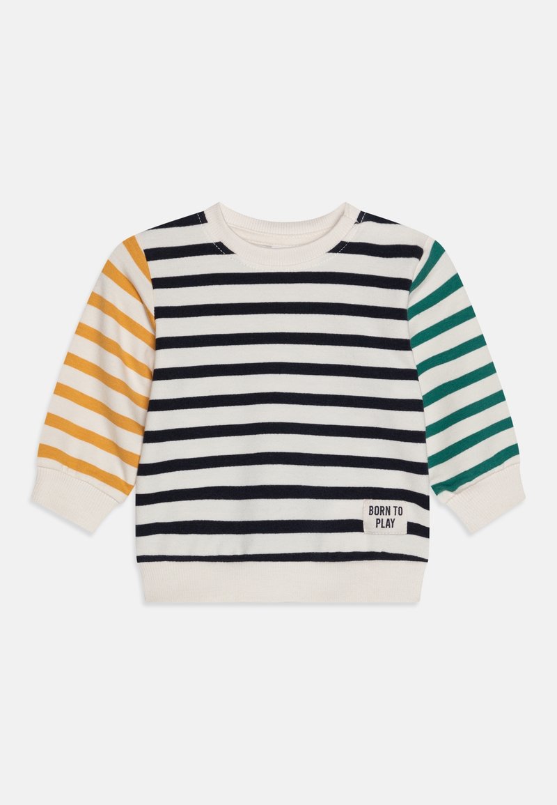 Pull enfant à manches longues avec des rayures noires et blanches sur le corps, des rayures jaunes sur la manche gauche, des rayures vertes sur la manche droite et étiquette "Born to Play".