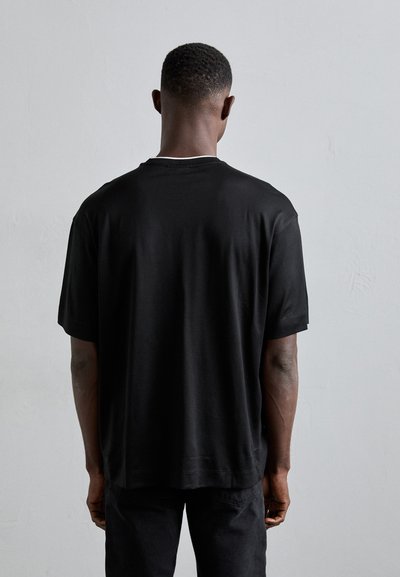 Emporio Armani Základné tričko - black