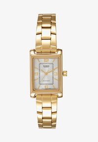 Reloj de pulsera rectangular de tono dorado con esfera blanca, marcadores de horas de tono plateado y una duradera pulsera de metal. Incluye función de resistencia al agua.