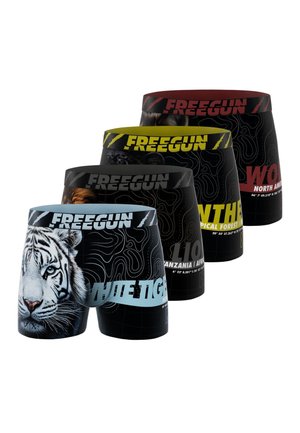 Quatre paires de boxers noirs avec des ceintures colorées, chacune arborant des visages et des noms d'animaux : tigre blanc, lion, panthère et loup.