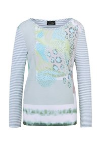 Langarmhemd in Hellblau und Weiß mit gestreiften Ärmeln und einer Vorderseite, die mit abstrakten Blumen- und Tierdruckdesigns versehen ist.