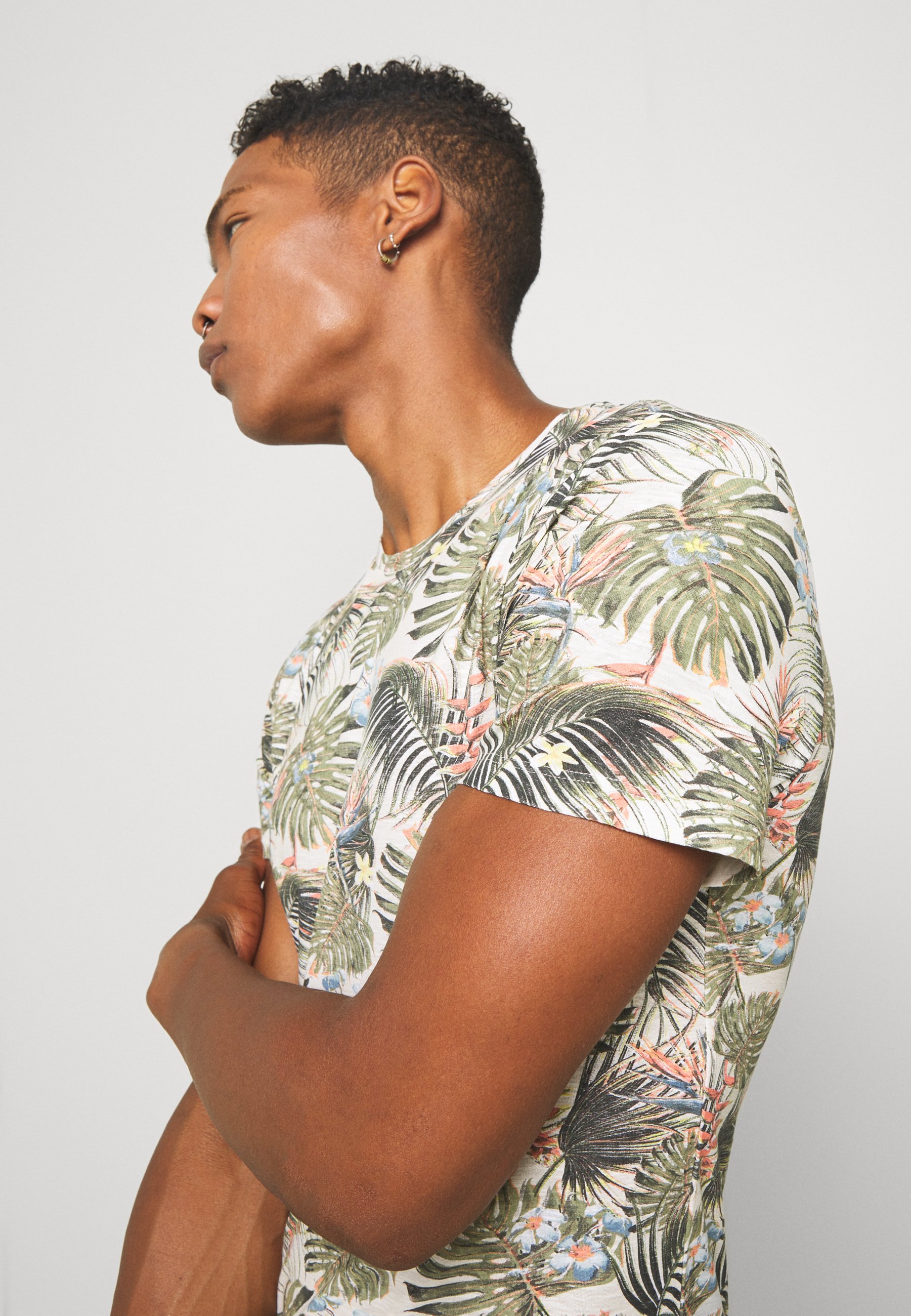 Men Print T-shirt Men Print T-shirt