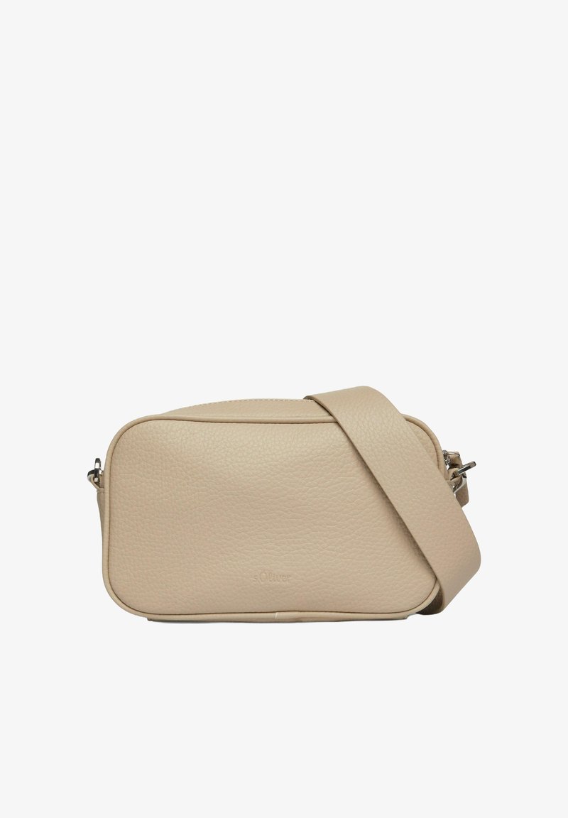 Beige Leder Crossbody-Tasche mit strukturierten Oberflächen, rechteckiger Form, verstellbarem Riemen und einem dezenten, auf der Vorderseite prägenden Markensymbol.