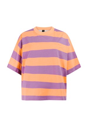 Kurzärmeliges Baumwoll-T-Shirt mit breiten, horizontalen orangen und violetten Streifen und einem Rundhalsausschnitt.
