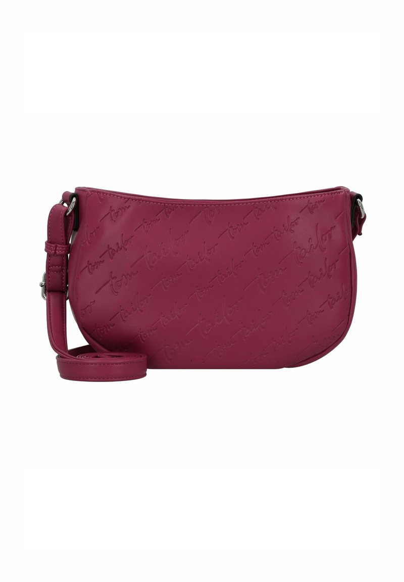 Bolso cruzado de piel rosa con logo de la marca en relieve, textura suave, correa ajustable y diseño compacto y redondeado.