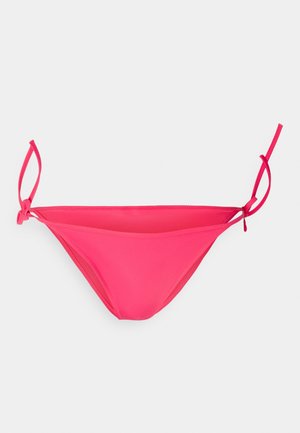 Rosa bikini bund med justerbare sidebånd. Glat, strækbart materiale med klassisk snit og minimal dækning. Ingen mønstre eller detaljer.