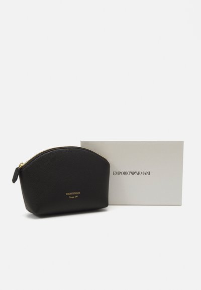 Emporio Armani BEAUTY CASE - Higienos reikmenų kosmetinė - black