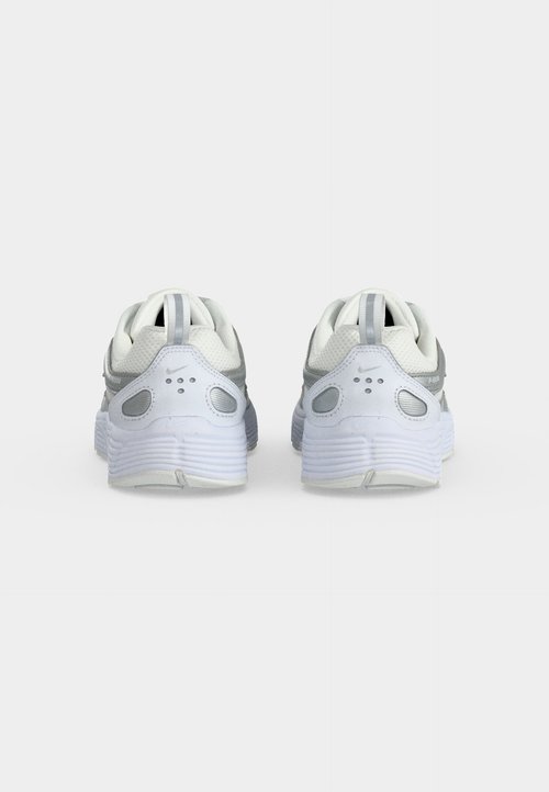 Nike P 6000 LACE UNISEX - Trainers - white/photon dust/metallic silver-coloured — photo 4