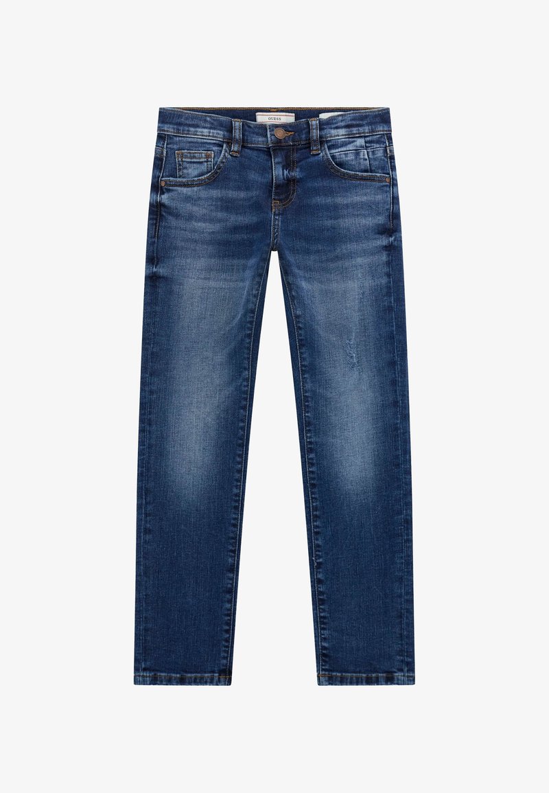 Tamno plave traperice s ravnim nogavicama, koje imaju prednje i stražnje džepove, blago oštećenje i vidljivu oznaku na pojasu.