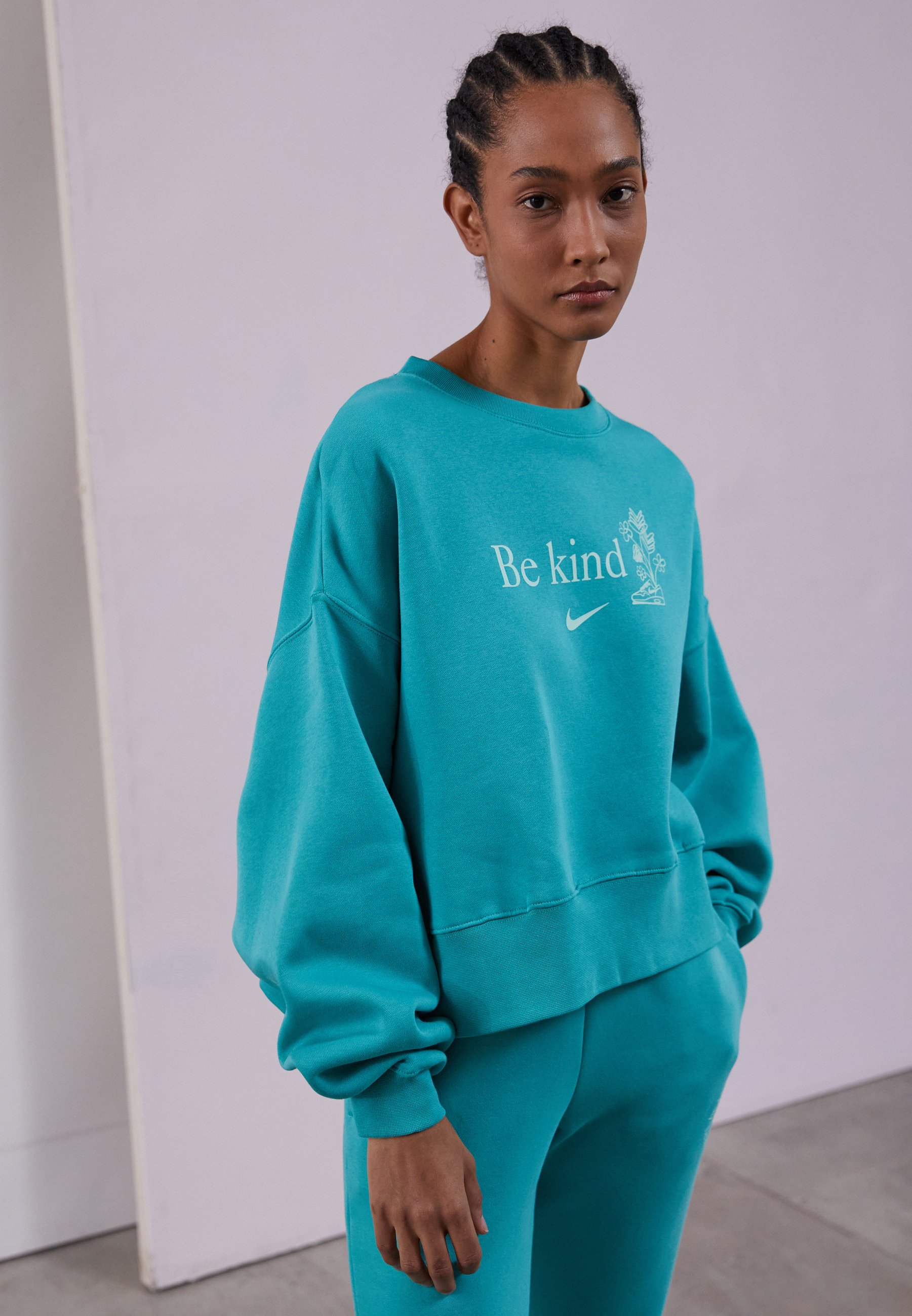 trend oversized hoodie