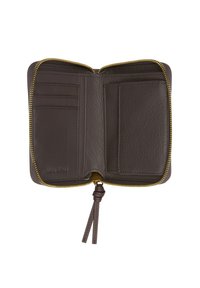 Portefeuille en cuir marron avec fermeture éclair. Dispose de plusieurs emplacements pour cartes, d'une texture lisse et d'une fermeture éclair dorée. Logo Marc O'Polo visible.
