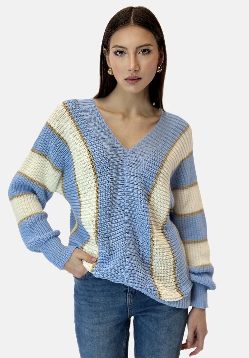 Elara Maglione - grau