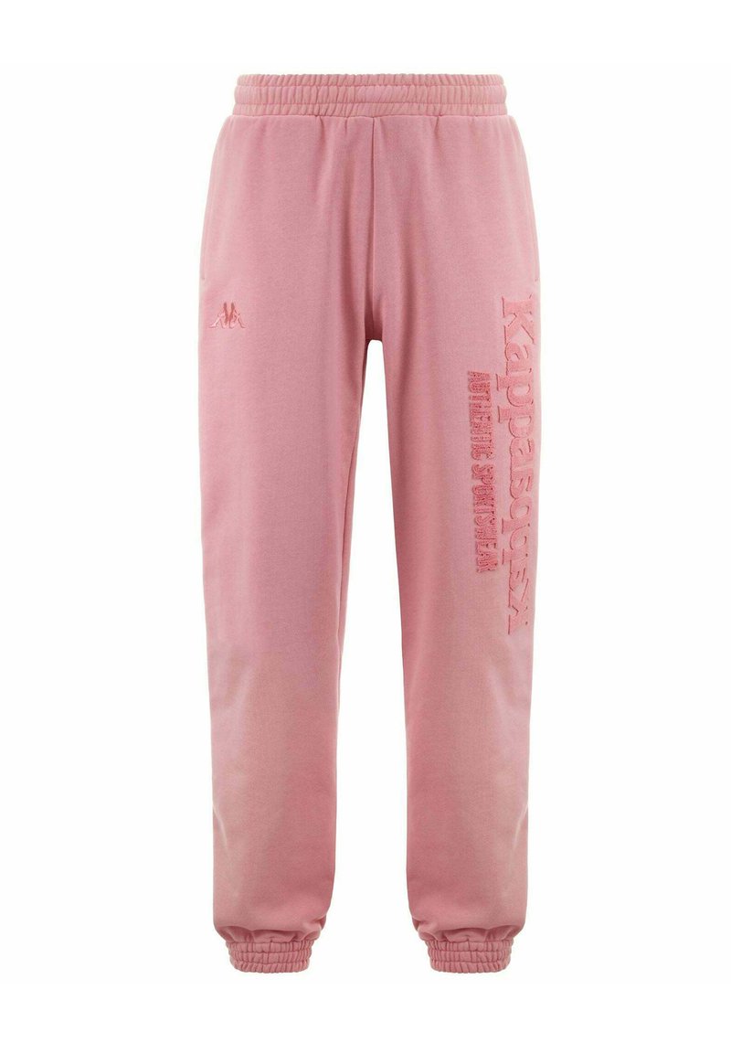 Pantalones de chándal rosa claro hechos de una tela suave con cintura y puños elásticos. Presenta el logo de Kappa y detalles de texto en una pierna.