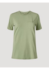T-shirt a maniche corte in tessuto verde chiaro, con scollo rotondo, taschino sul petto e una texture liscia e leggera.