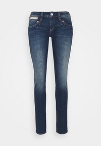 Mörkblå denimjeans med slim fit, knappstängning, femficksdesign och ljusa blekningdetaljer på låren och knäna.