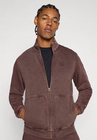 Champion WASH SWEATSUIT FULL ZIP SUIT SET - Trainingsanzug - brown