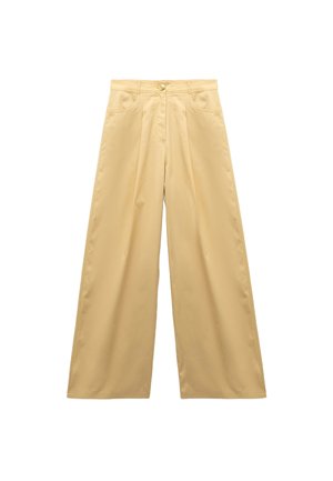 Pantalones de pierna ancha en tela amarilla claro, con una cintura alta, cierre frontal de botones, dos bolsillos laterales y una textura suave.