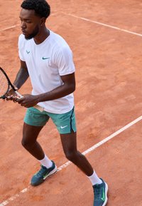 Nike Performance RAFA - Sportovní tričko - white/white/malachite