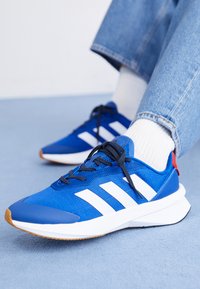 Kijelölve, team royal blue/footwear white/better scarlet