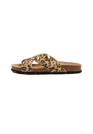 Sandale à glissière imprimée léopard avec un accent circulaire doré, un pied en liège et une semelle en caoutchouc noir texturée pour une adhérence et un confort optimal.