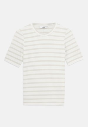 Črtasta majica s kratkimi rokavi, izdelana iz lahkega bombažnega testa, z svetlo bež in off-white črtami, okroglo izrezom in mehkega teksturo.