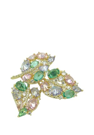 Spilla dorata con design a foglia, decorata con diverse gemme nei colori verde, rosa e trasparente. Caratterizzata da accenti scintillanti e impostazioni intricate.