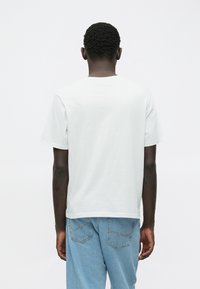 Jack & Jones JJESTAR TEE - Tričko s potlačou - white