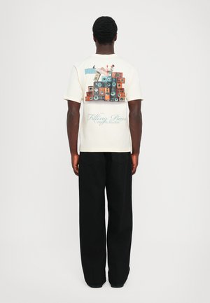 SPEAKER WALL - T-shirts med print - antique white