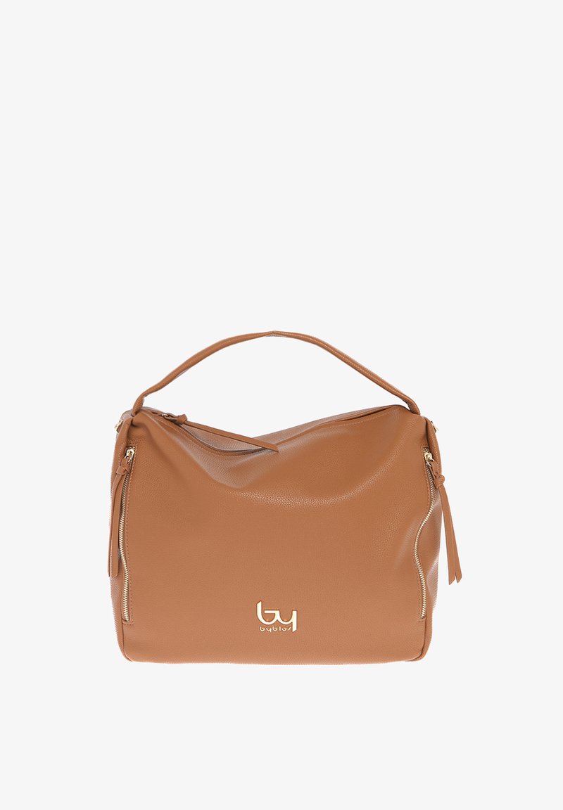 Borsa in pelle marrone con una texture morbida, forma morbida e dettagli in metallo dorato. Presenta cerniere su ciascun lato e un logo sul davanti.