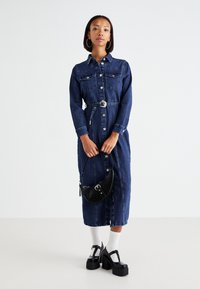 ONLY ONLMYTH LIFE BELT DRESS - Robe en jean - dark blue denim