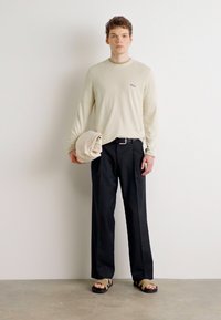 BOSS MOMENTUM LITE - Džemperis - light beige