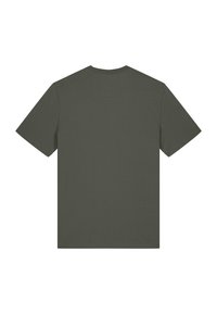 T-shirt à manches courtes vert foncé, fabriqué en tissu doux avec un design uni et un col rond classique. Pas de marque ni de motifs visibles.