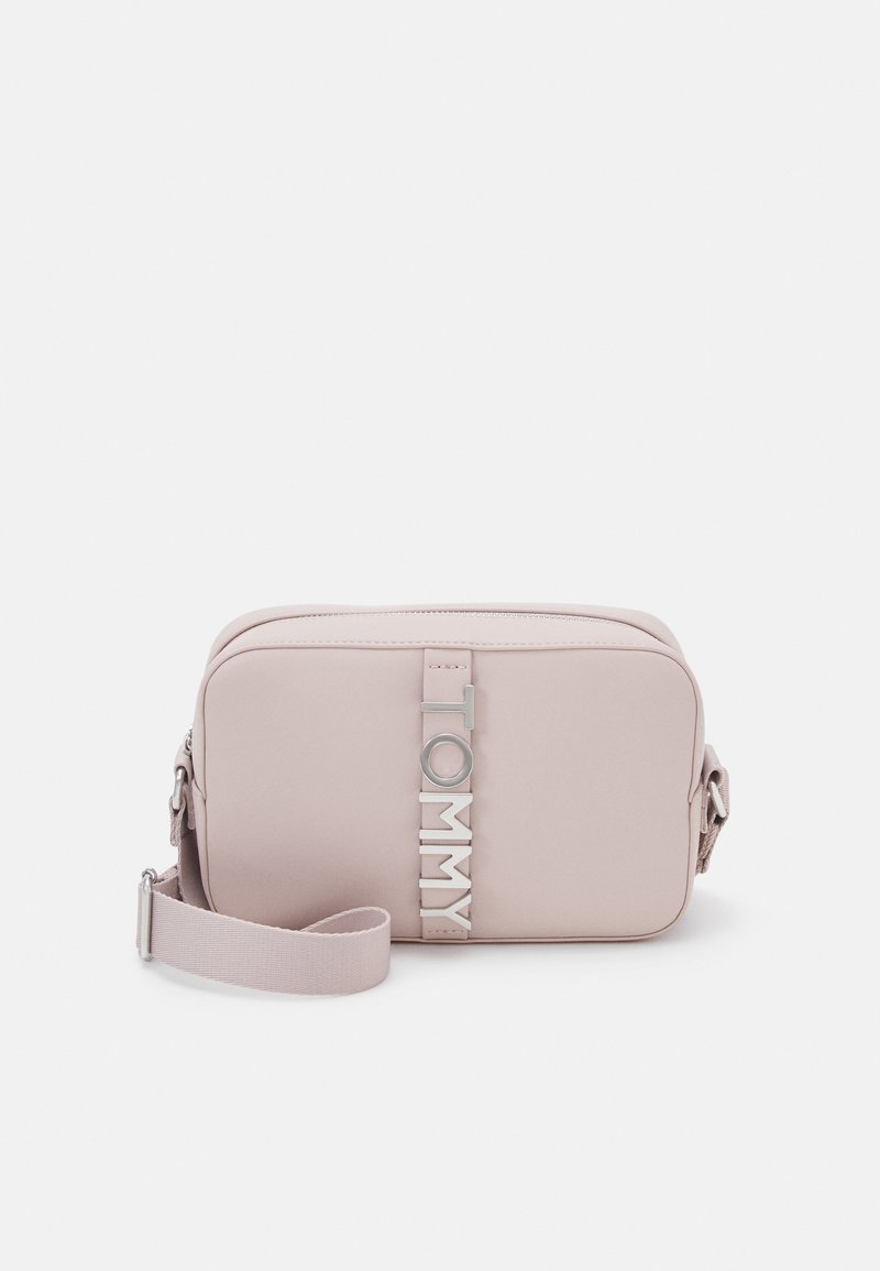 Tommy Jeans - CITY BOLD CAMERA BAG - Cross body bag - drifty dunes, Enlarge