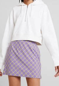 Weekday Felpa con cappuccio - white