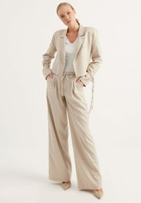 Chiquelle SLEEVE DETAILED   - Blazer - beige