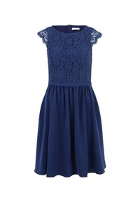 Marineblå kjole med blondeoverdel, kappelignende ærmer og plisseret nederdel. Lynlås bagpå og glat stofstruktur.